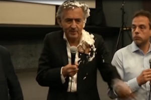 bhl entarté