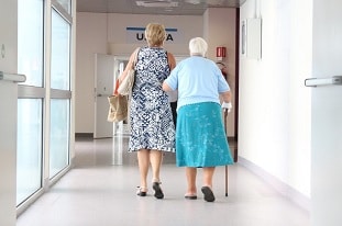 Une grand-mère italienne de 101 ans attrape 3 fois la Covid-19