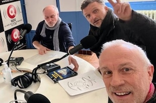 3 raéliens à la radio